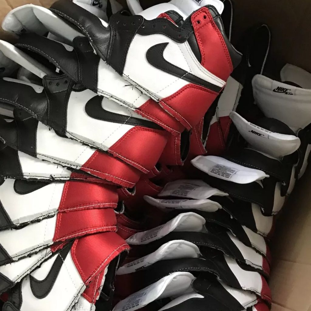 莆田H12纯原系列 Air Jordan 1 Satin “Black Toe” WMNS 红丝绸工厂公布