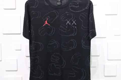 高端复刻-KAWS×Air Jordan联名教练短袖T恤