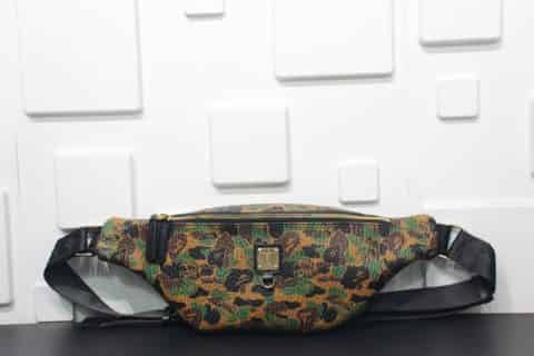 复刻潮品-BAPE X MCM联名迷彩豹纹皮胸包