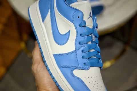 莆田鞋和正品的区别-原装公司级 Air Jordan 1 low WMNS “UNC” 北卡蓝