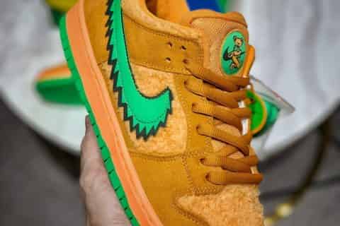 莆田鞋大厂微信号-首发抢先版 NK SB DUNK LOW PRO QS 五只熊