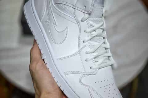 福建莆田鞋子货源-公司级 Air Jordan AJ1 Mid白红 闪电 欧洲限定