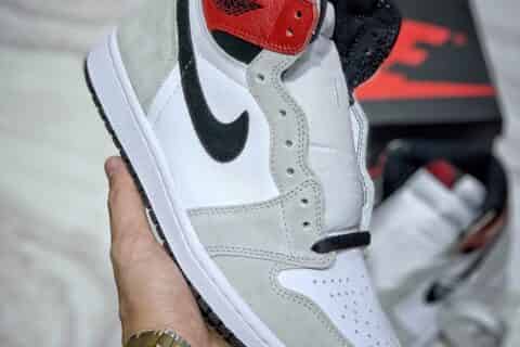 一双莆田鞋可以仿真到什么程度-纯原级别 Air Jordan 1 烟灰