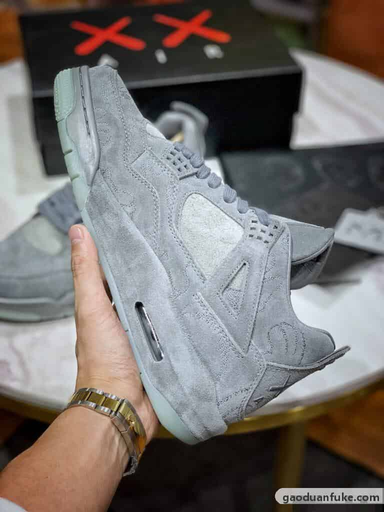 复刻鞋网站哪个比较好-原厂批次 Air jordan 4 Retro Kaws 灰麂皮