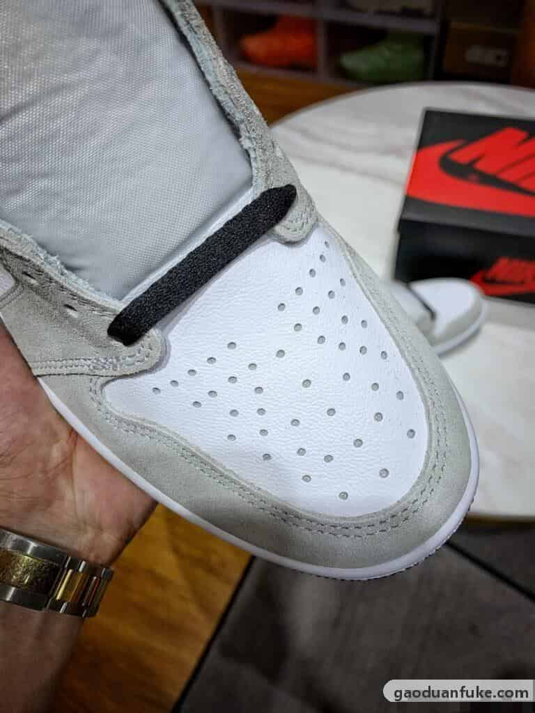 一双莆田鞋可以仿真到什么程度-纯原级别 Air Jordan 1 烟灰