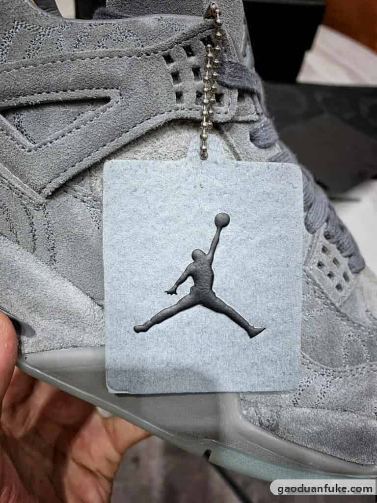 复刻鞋网站哪个比较好-原厂批次 Air jordan 4 Retro Kaws 灰麂皮