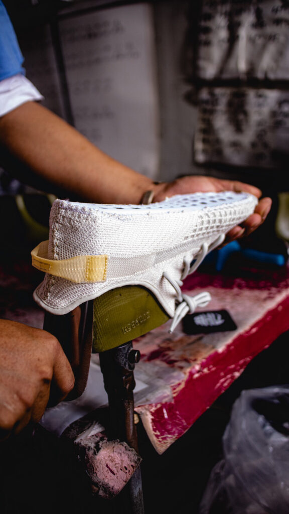 #H12纯原 椰子 Adidas originals Yeezy 350 V2 “Light” 米色 米白