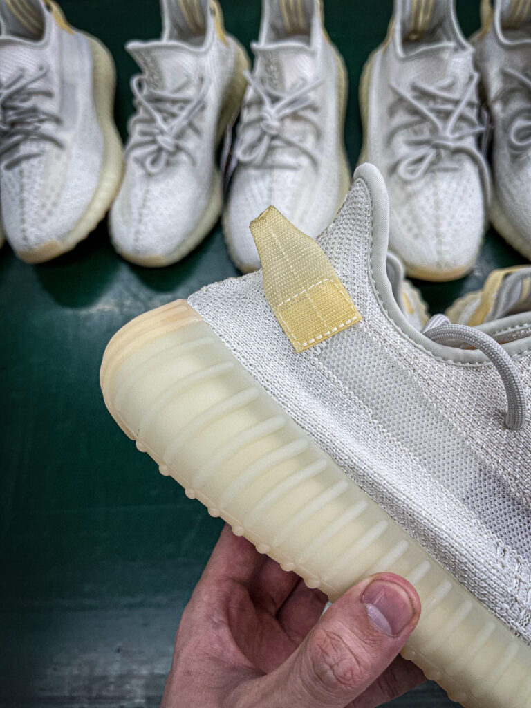 #H12纯原 椰子 Adidas originals Yeezy 350 V2 “Light” 米色 米白