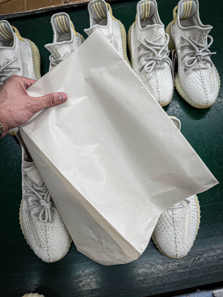 #H12纯原 椰子 Adidas originals Yeezy 350 V2 “Light” 米色 米白